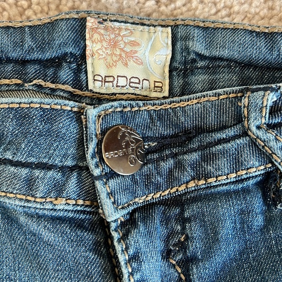 Jean shorts Size 0 - Picture 2 of 4